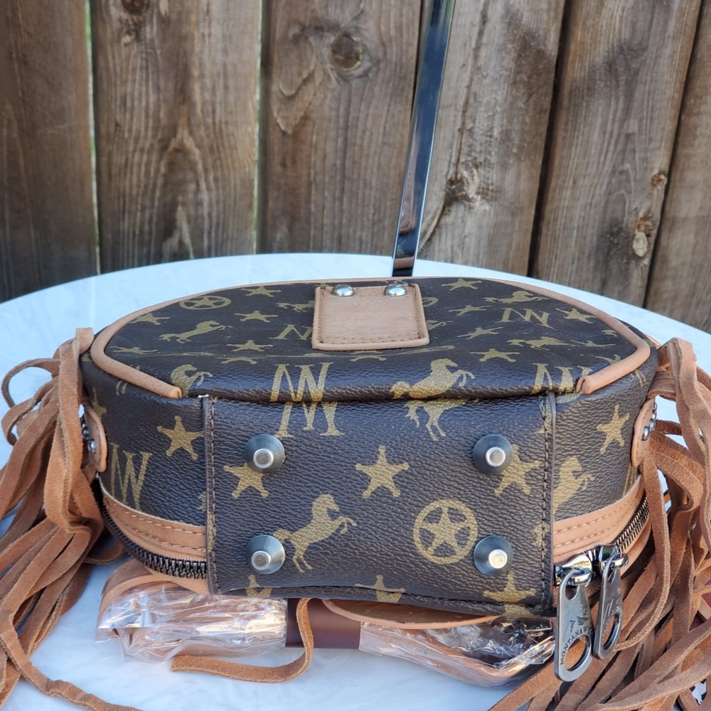 Montana West Signature Monogram Crossbody/Hip Bag - Picture 6 of 8